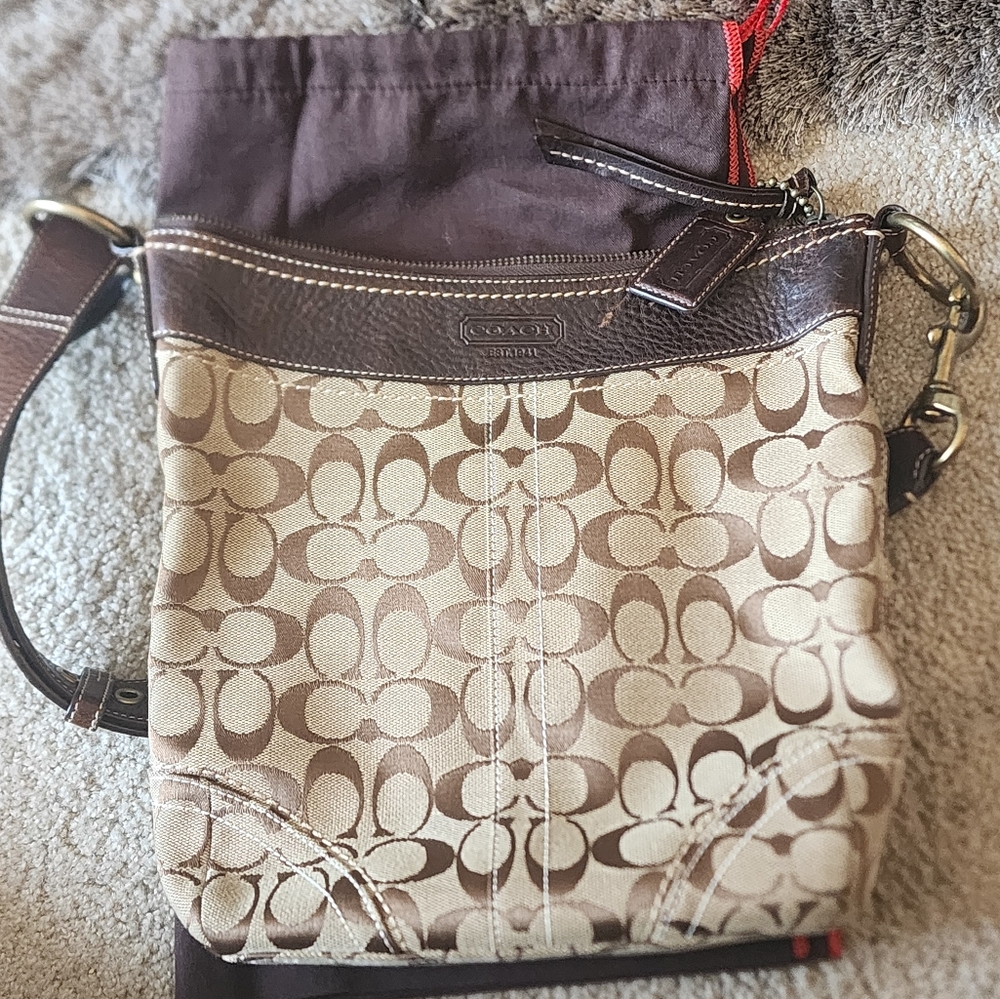 Authentic Coach purse - Picture 2 of 7